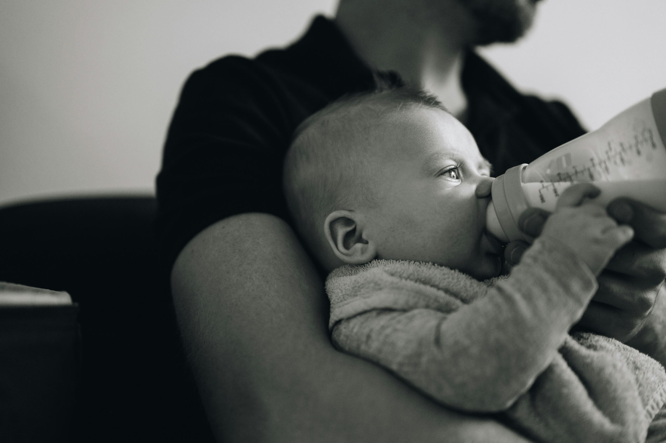 Momcozy S9 Pro 搾乳器 おすすめ レビュー 育児ガジェット 2026 パパ - Photo by serjan midili on Unsplash